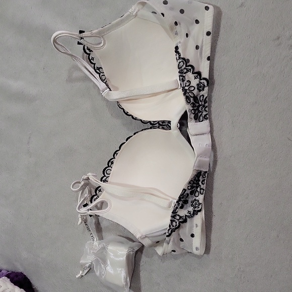 Victoria's Secret Sexy Little Things Bra - Picture 6 of 14